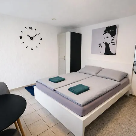 Kleines Mit Doppelbett Apartment *